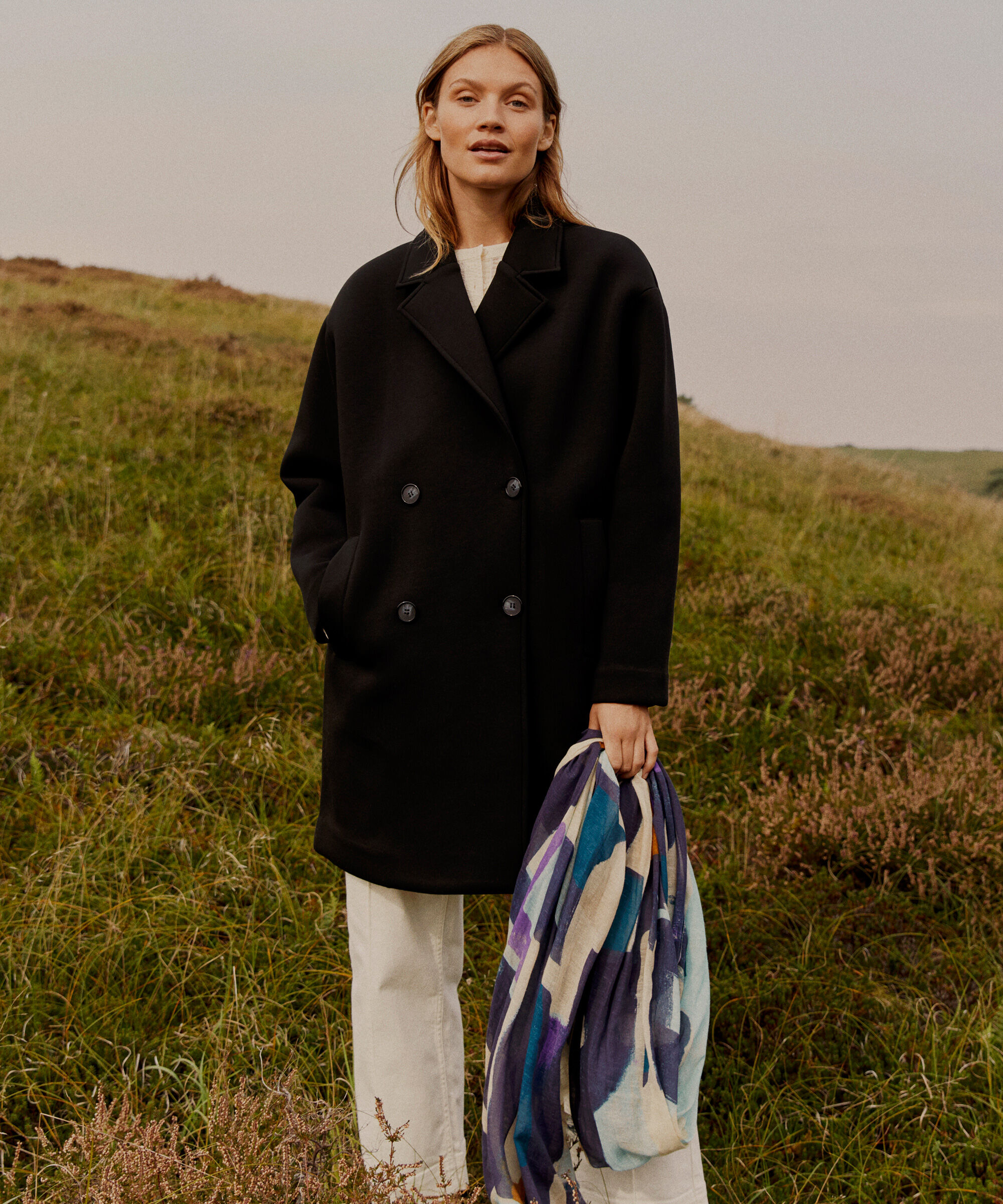 Klassischer Mantel mit doppelreihigem Knopfverschluss, Black