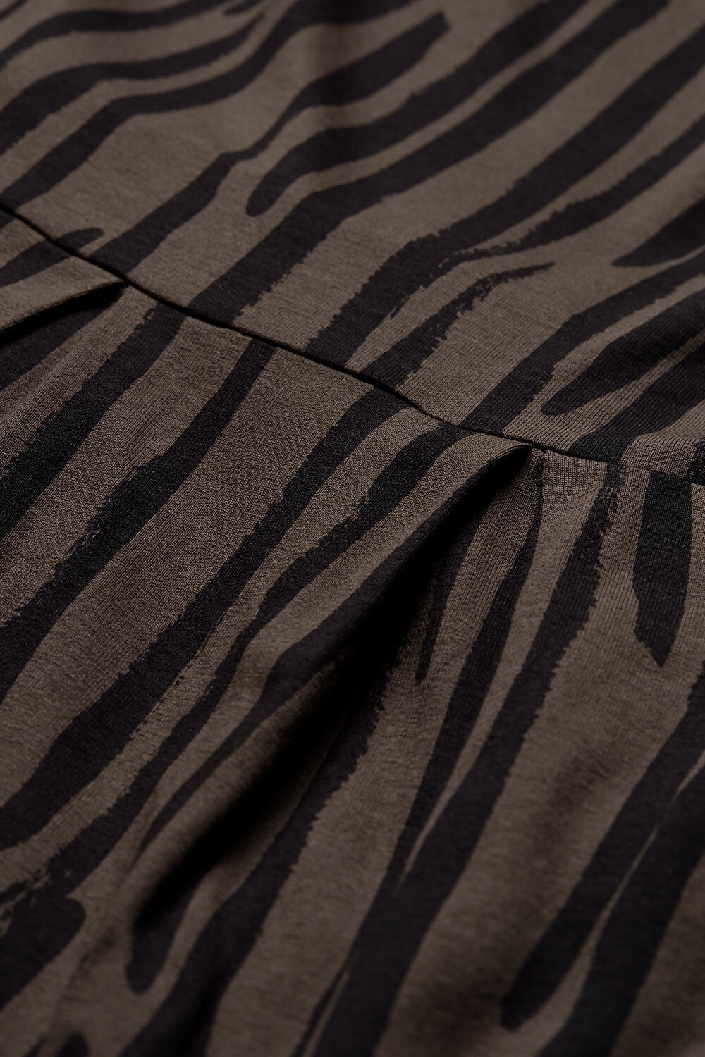 NIMA KLEID, Chocolate