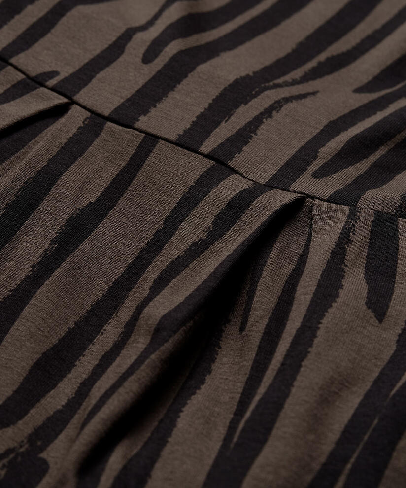 NIMA KLEID, Chocolate