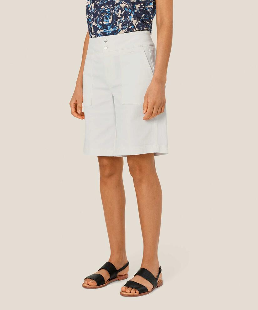 Jeansshorts mit dekorativen Taschen und Druckknöpfen, White