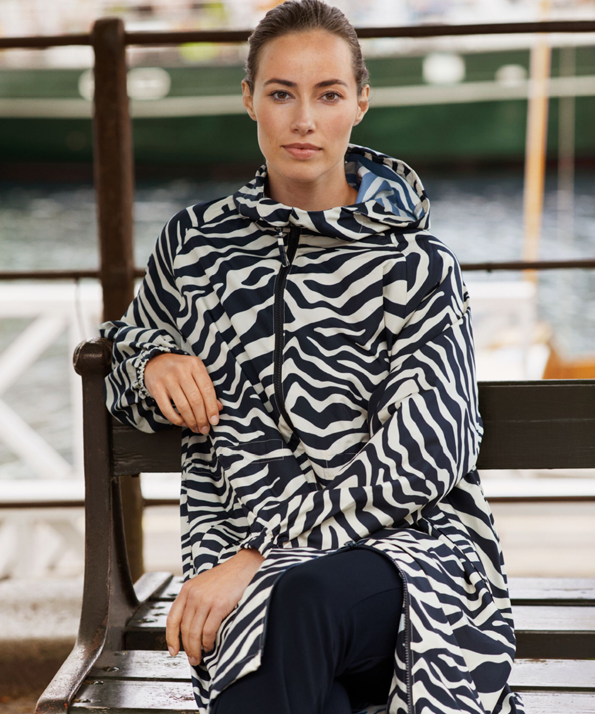 Trina Regenmantel, Black