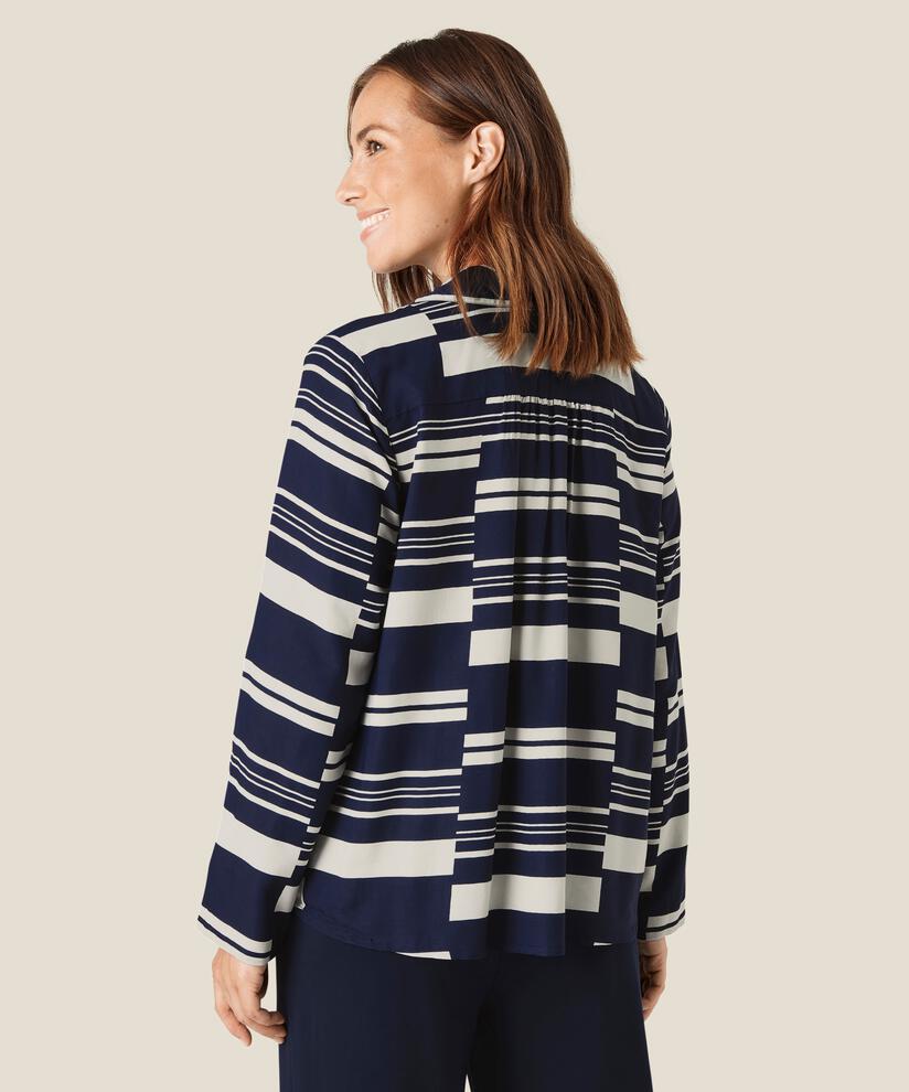 Bonela Bluse, Navy Blazer