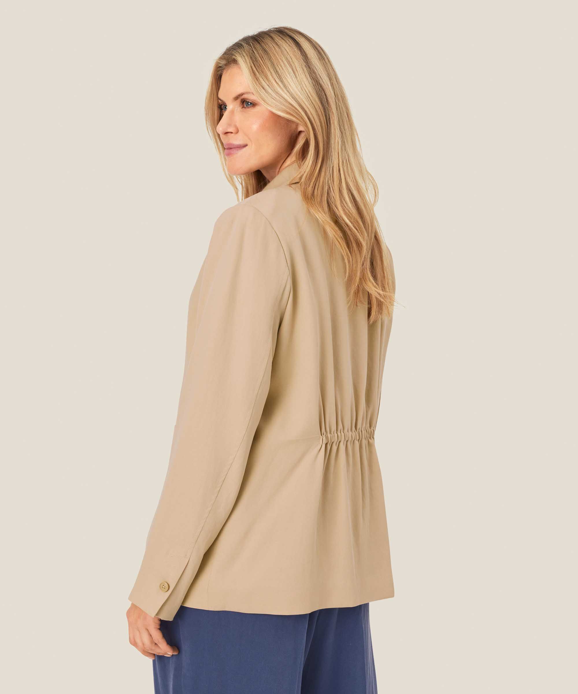 Blazer mit Gummizug auf der Rückseite, Safari