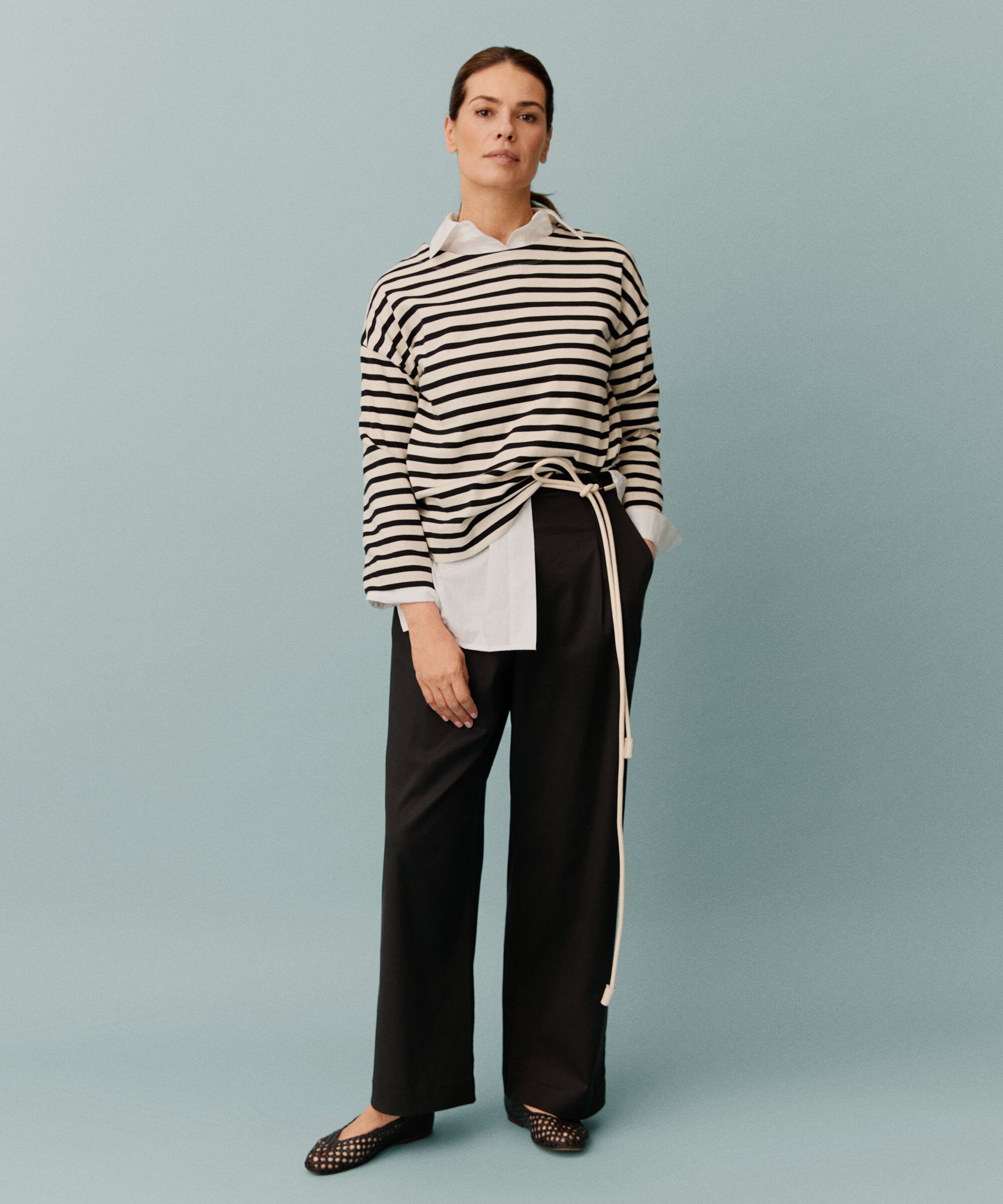 Hose mit weitem Bein, Bügelfalten und Eingrifftaschen, Black