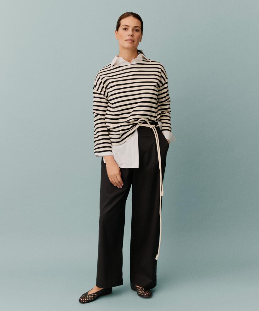 Hose mit weitem Bein, Bügelfalten und Eingrifftaschen, Black