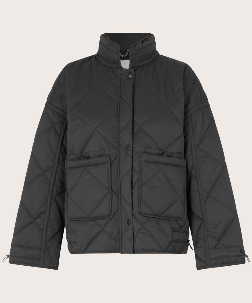 Tessie Mantel, Black