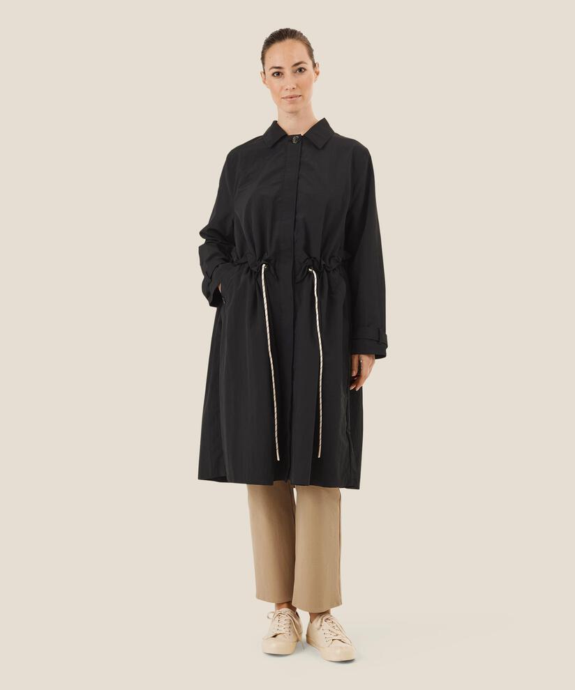 Tilia Mantel, Black